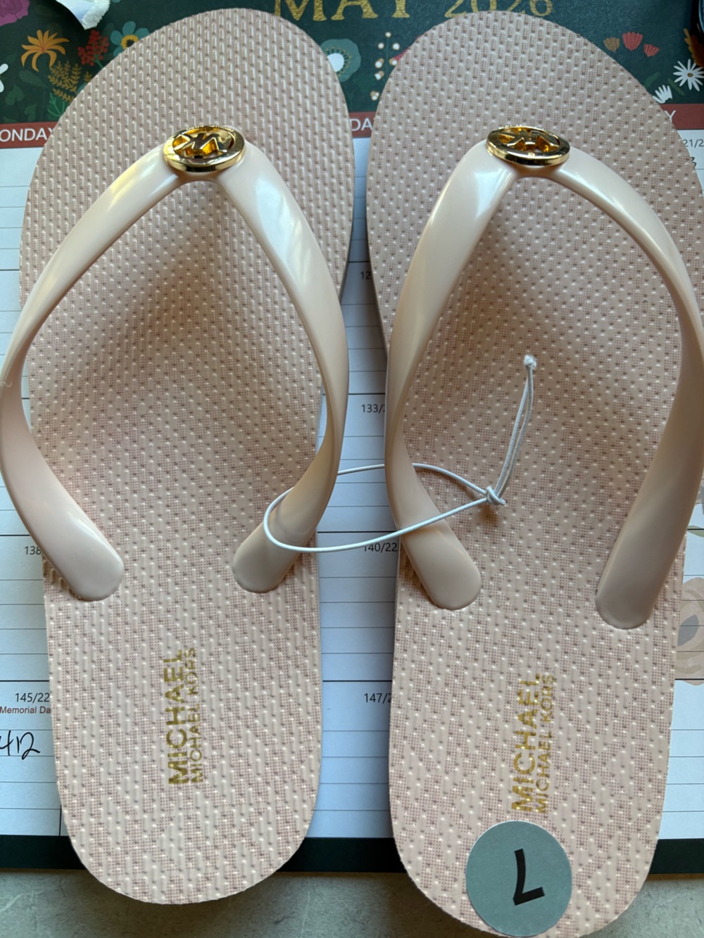 Michael Kors Powder Blush Flip Flop Sandals Size 7 - Picture 3 of 7